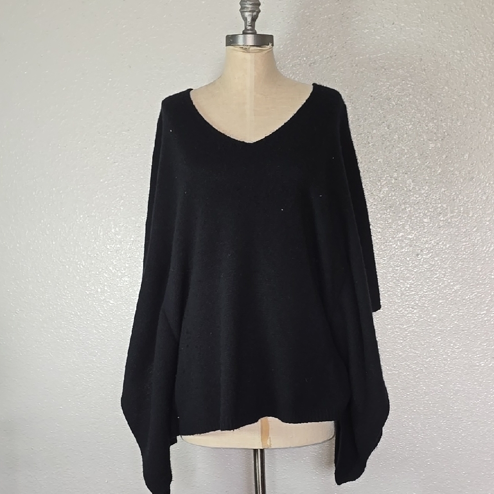 Calypso Elegant Black V-Neck Women's Sweater Top